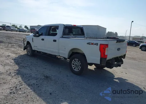 2017 Ford F-250 Xl z USA, uszkodzony, nr VIN 1FT7W2BT6HEB21050